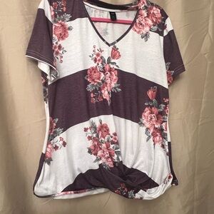 SHEIN Black and White Floral V-Neck Top